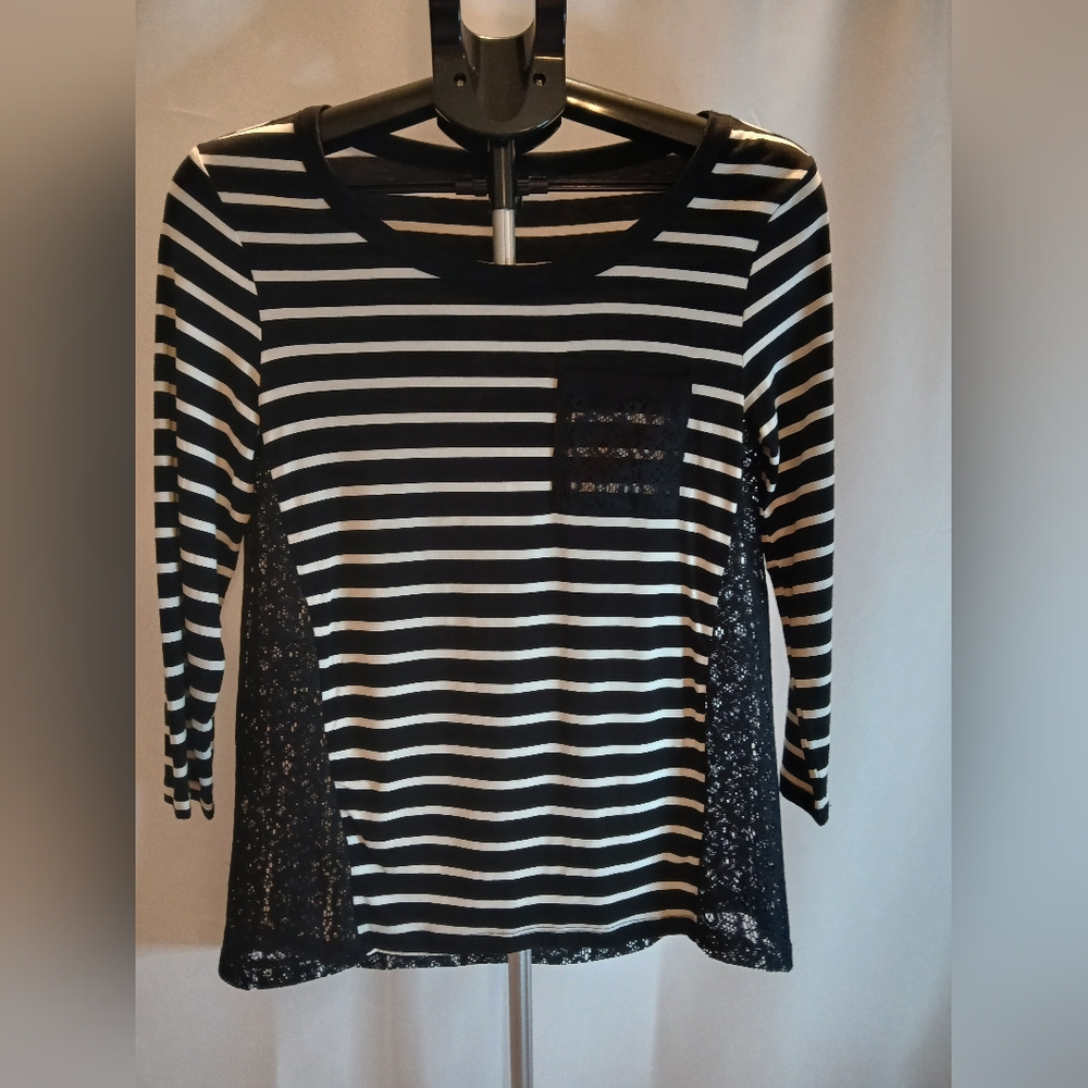 Cable & Gauge Black and White 3/4 Sleeve Blouse